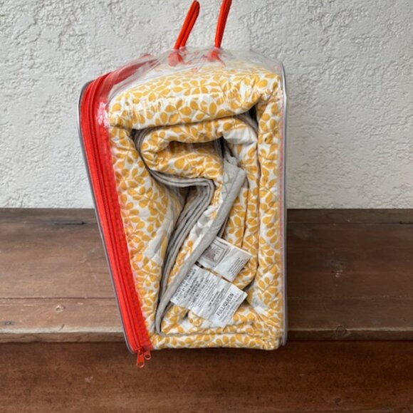 Sunnyside 3-Piece Reversible Quilt Set – new - Picture 8 of 9